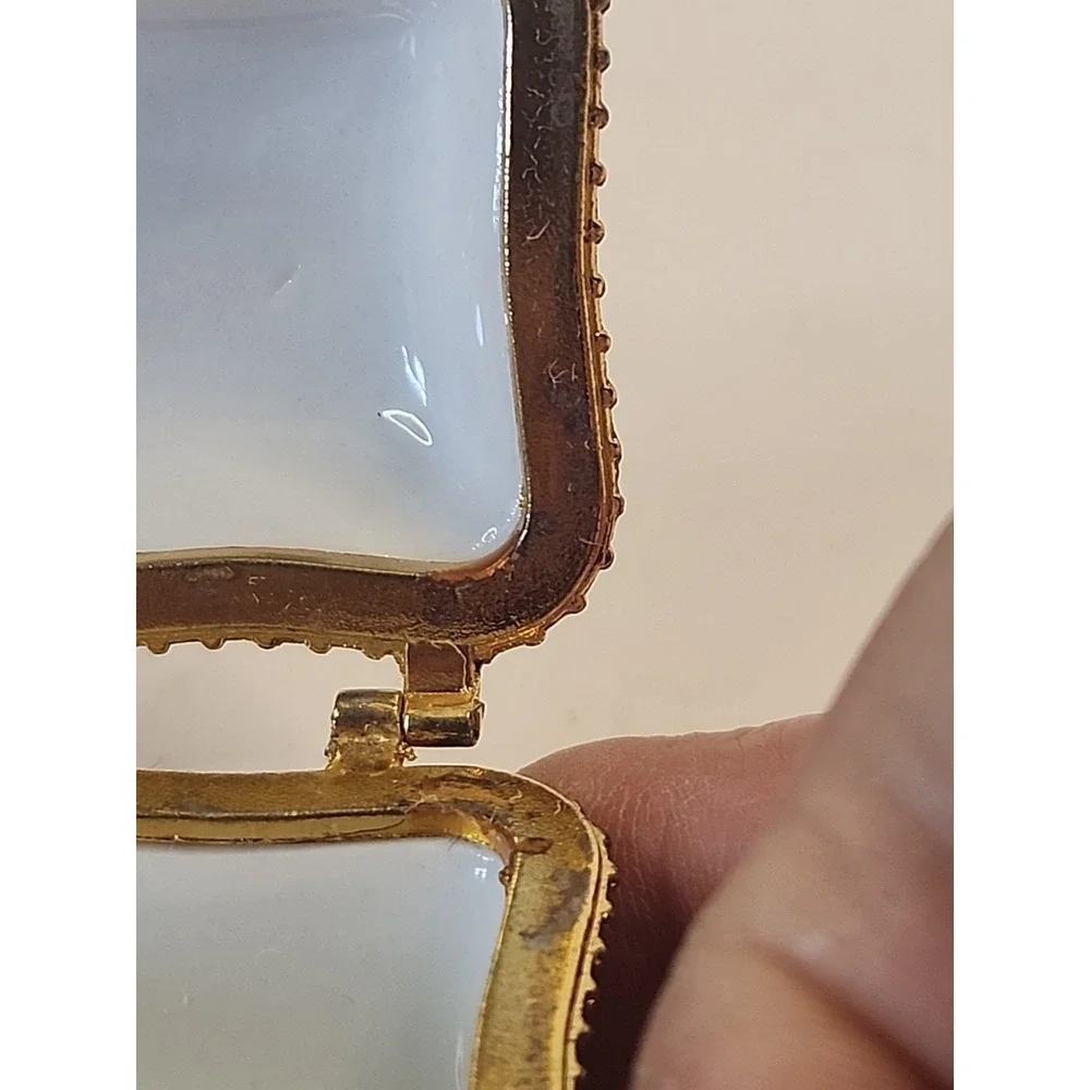 Imperial Porcelain  Trinket Box White, Goldtone & Floral Psalm 46:1 Bible Verse